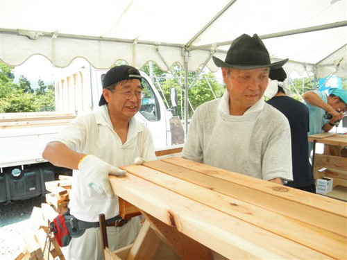 「いすながおじさん」現地お届け第一弾