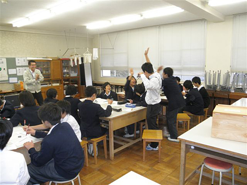今年の中学講師は誰だ?
